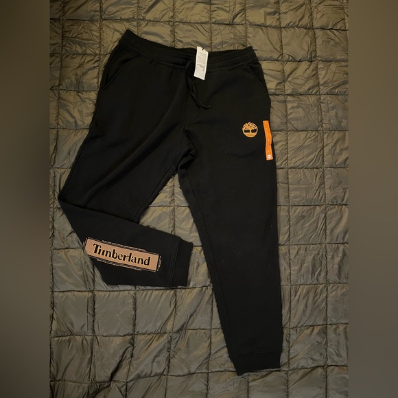 Timberland Sweat suit - sweatshirt and pants Men’s Large Black, Wheat,NWOT - Picture 3 of 4